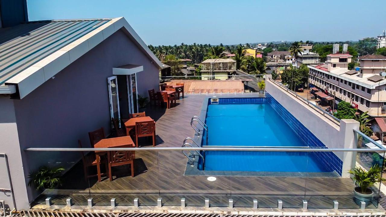 Cosmique Clarks Inn Suites Goa Мадгаон Екстериор снимка